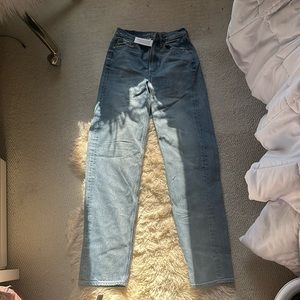 These jeans are from American Eagle. They are the baggy jean in size 00 regular.